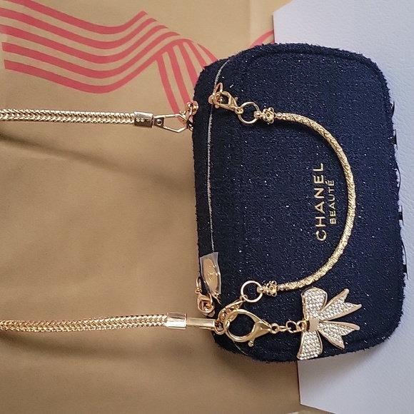 Chanel Beaute POUCH - Picture 14 of 14